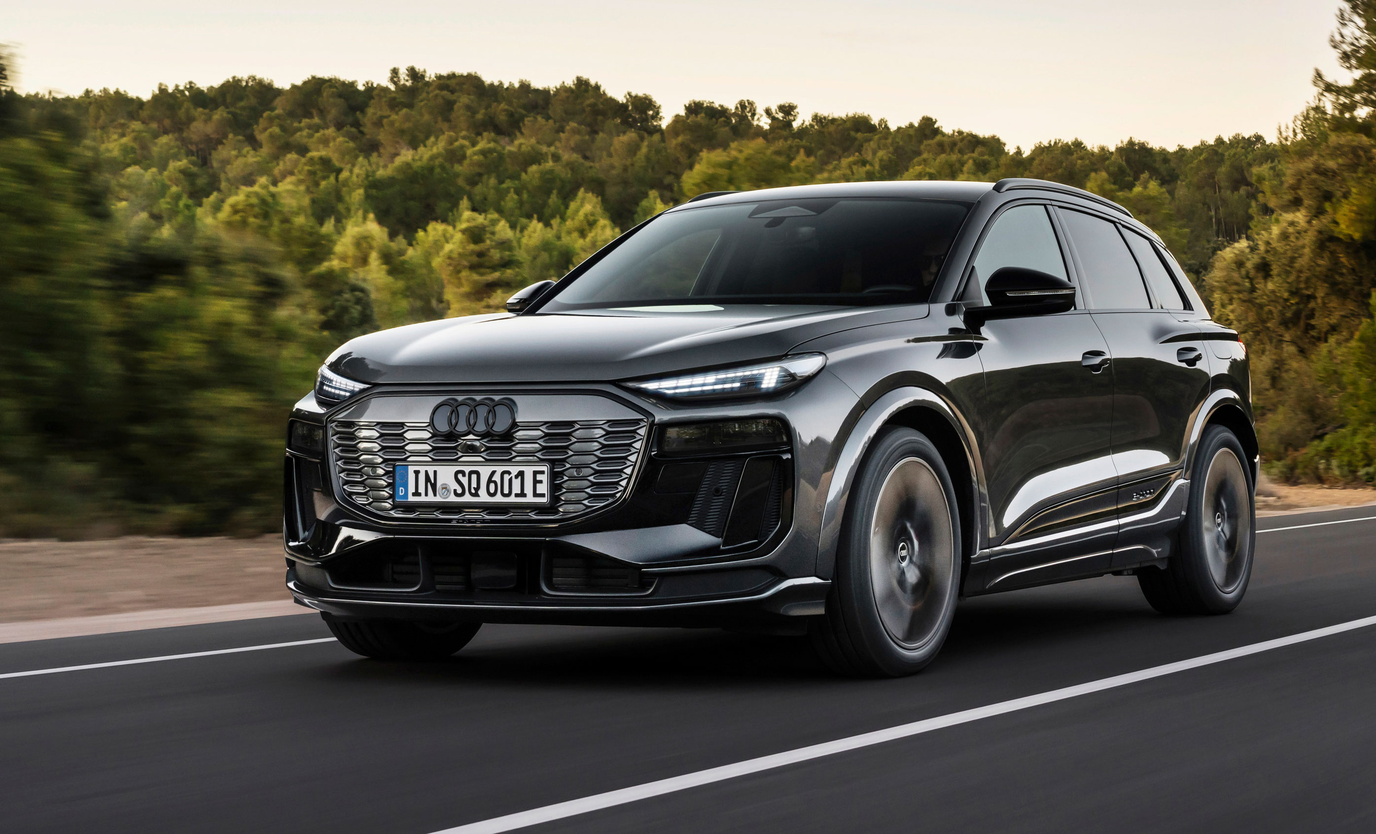 Audi Q6 SQ6 E-Tron : Caratteristiche e Foto | AutoElettrica101