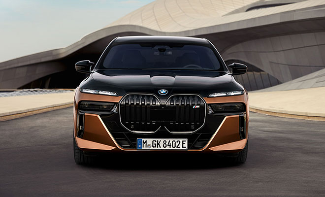 BMW i7