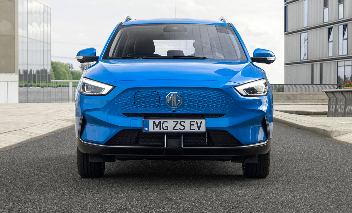 Nuova MG ZS EV negli MG STORE. Design rinnovato e ancora più tecnologia.  Due batterie e autonomia fino a 440 km.